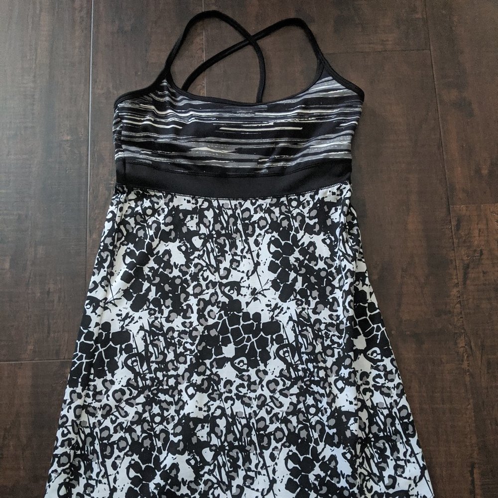 LOLA black and white athletic dress